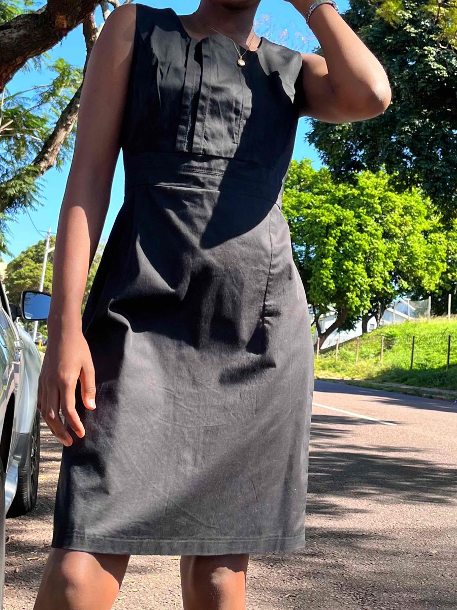 sleeveless ladies’ dress