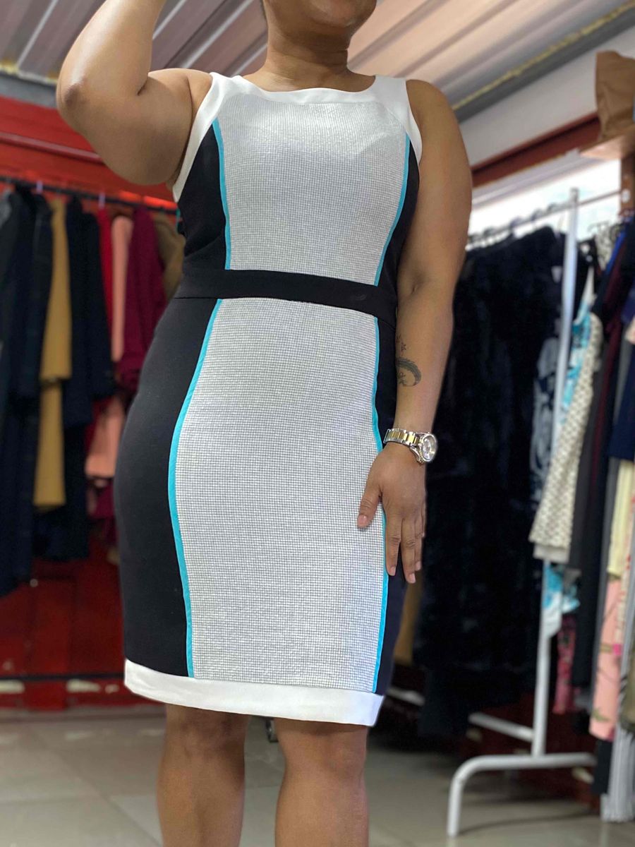 sleeveless dress